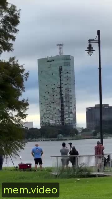 Кадр на 0:09