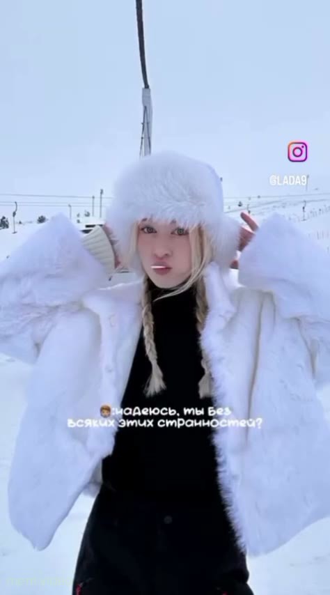 Кадр: Мужчины спортсмены танцуют под Diva Beyoncé