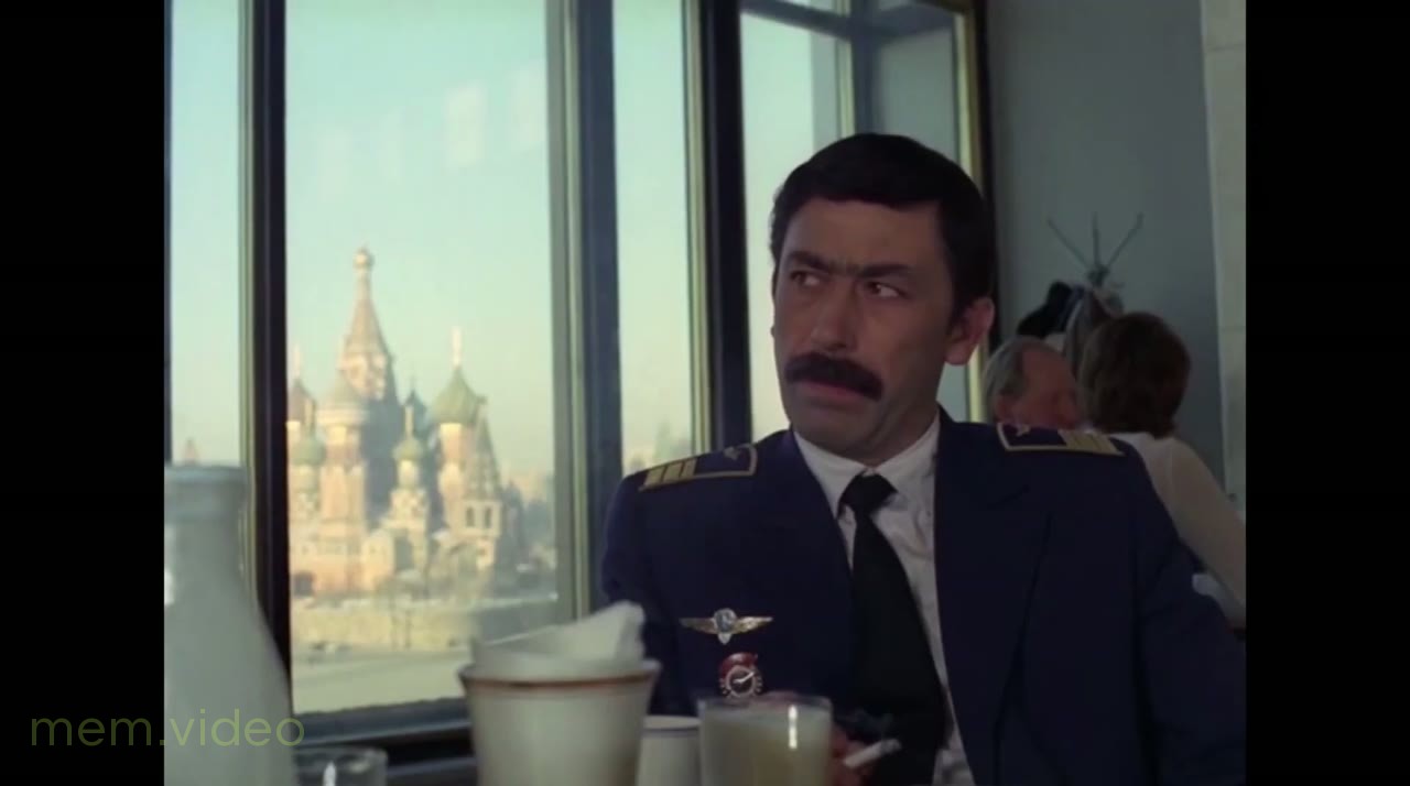 Кадр: «Я вам один умный вещь скажу» — фильм «Мимино»