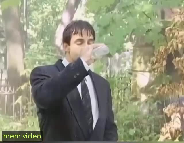 Кадр на 0:03