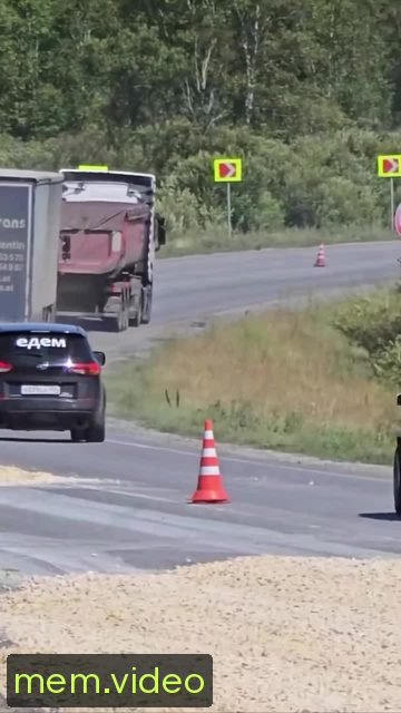 Кадр на 0:03