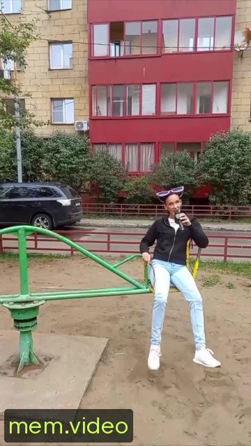 Кадр на 0:02