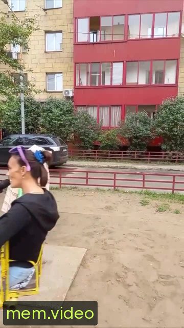 Кадр на 0:04