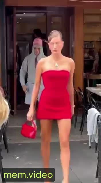 Кадр на 0:04