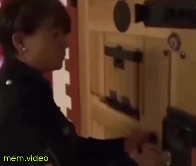 Кадр на 0:02
