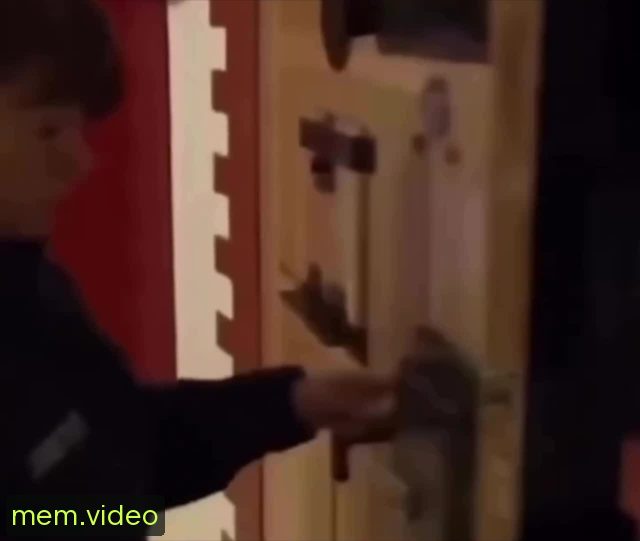 Кадр на 0:06