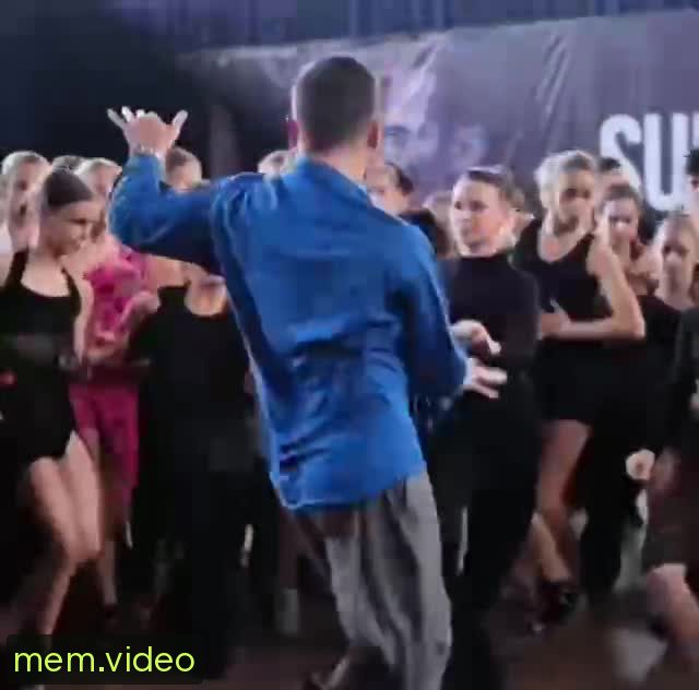 Кадр на 0:02
