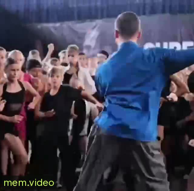 Кадр на 0:02