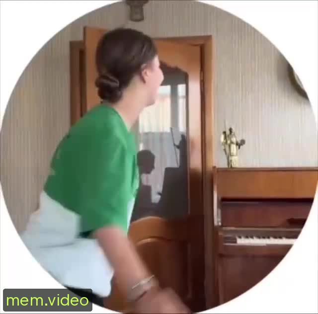Кадр на 0:16