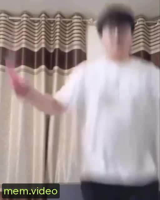 Кадр на 0:03