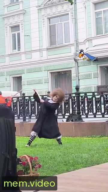 Кадр на 0:03