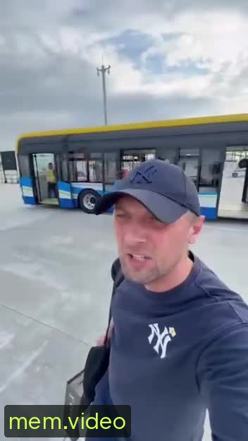 Кадр на 0:02