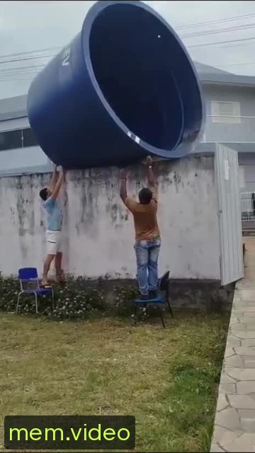 Кадр на 0:03
