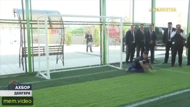 Кадр на 0:02