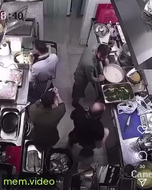 Кадр на 0:22