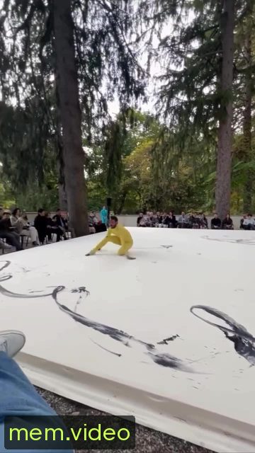 Кадр на 0:24