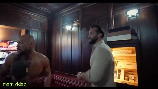 Кадр на 0:40