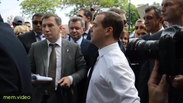 Кадр на 0:03