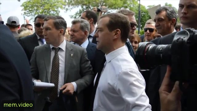 Кадр на 0:03