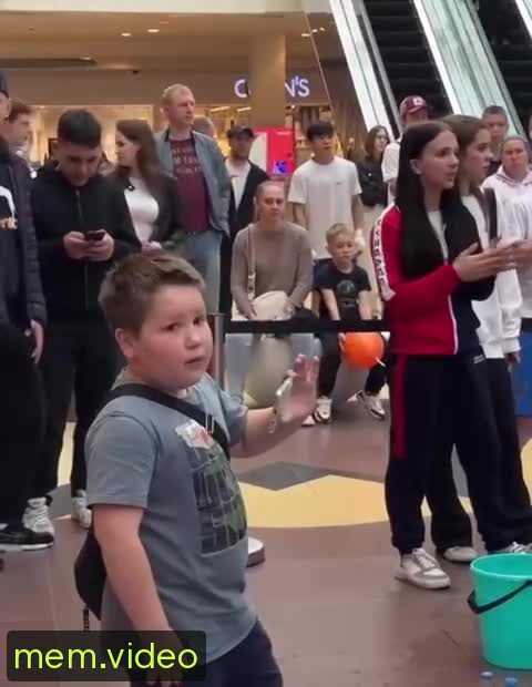 Кадр на 0:04