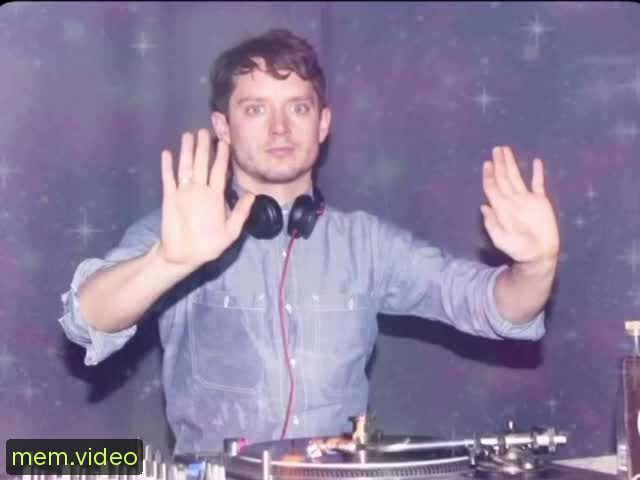 Кадр на 0:25