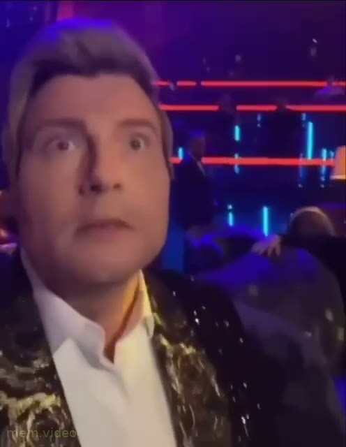 Кадр: «Зачем ты ему показал?» — Николай Басков в блестящем пиджаке