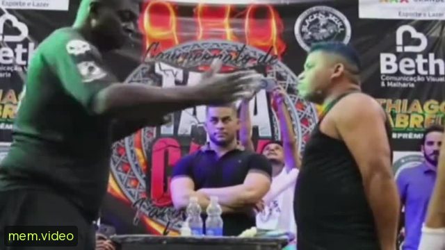 Кадр на 0:12
