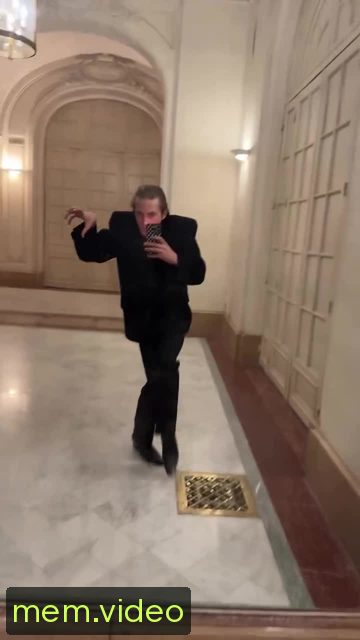 Кадр на 0:01