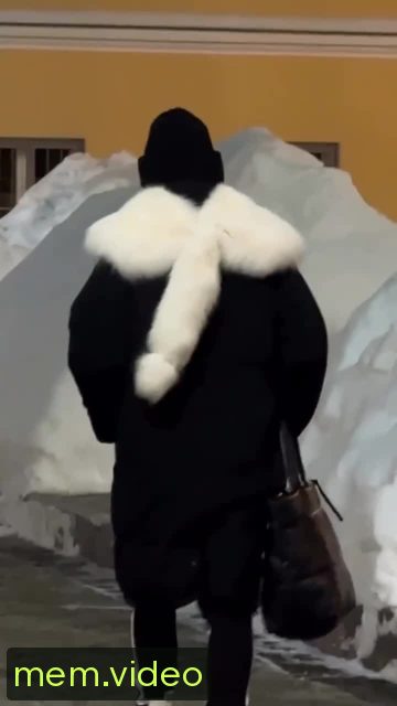 Кадр на 0:02