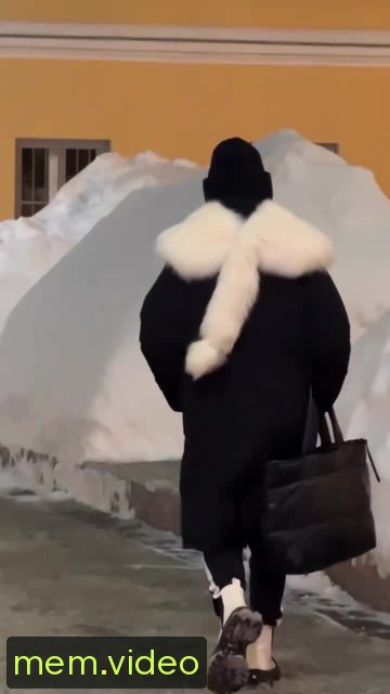 Кадр на 0:03