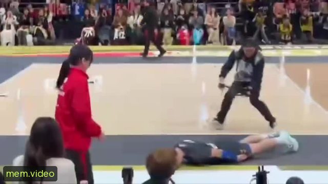 Кадр на 0:05