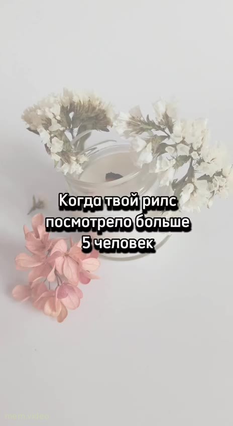 Кадр: «Ох, я завелся» — Александр Рогов с телефоном
