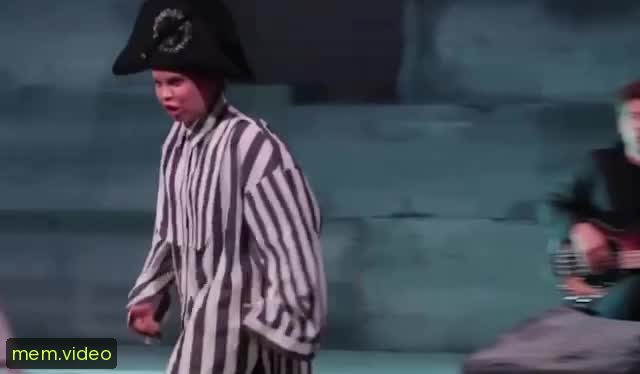 Кадр на 0:03