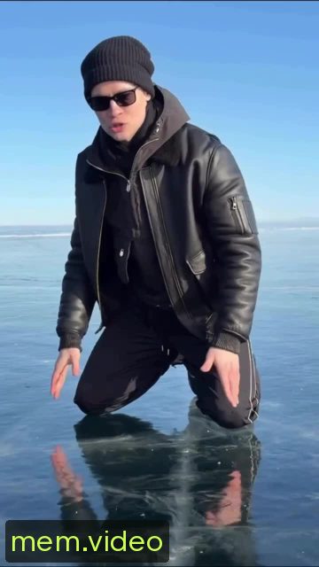 Кадр на 0:03