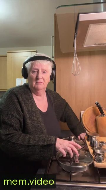 Кадр на 0:03