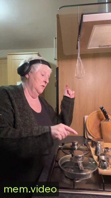 Кадр на 0:09