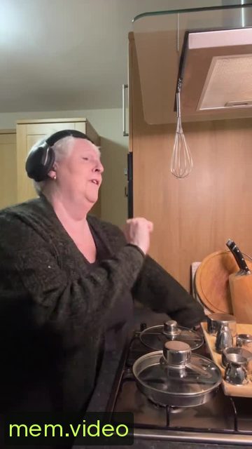 Кадр на 0:23