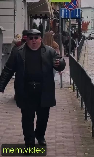 Кадр на 0:03