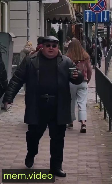 Кадр на 0:02