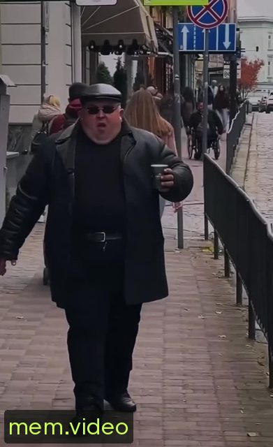 Кадр на 0:03