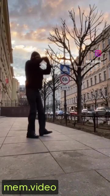 Кадр на 0:03