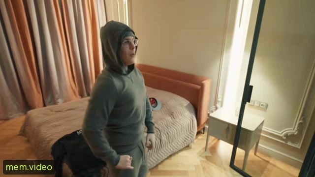 Кадр на 0:09