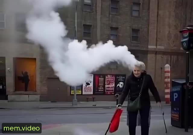 Кадр на 0:03
