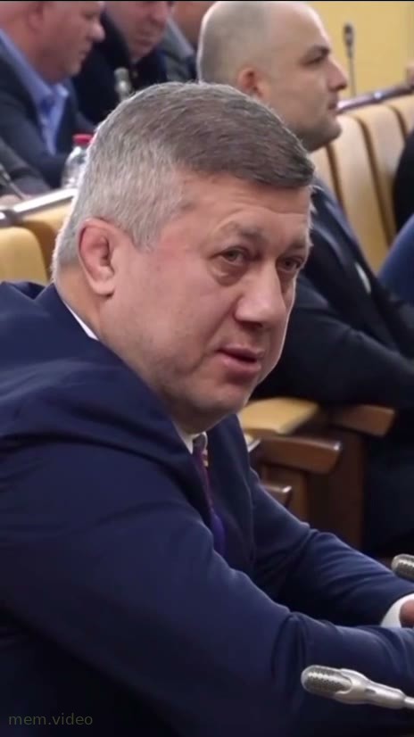 Кадр: "Хотя бы мяу скажите, елки-палки" — депутат в зале
