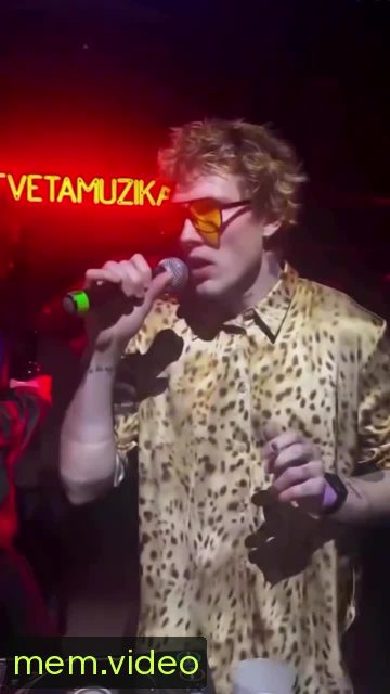 Кадр на 0:01