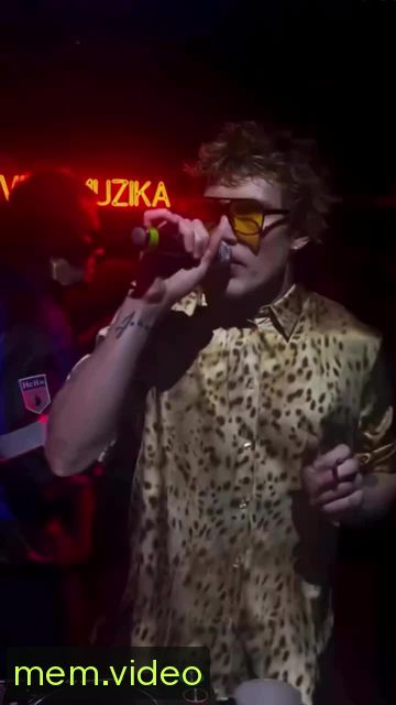 Кадр на 0:02