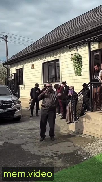 Кадр на 0:03