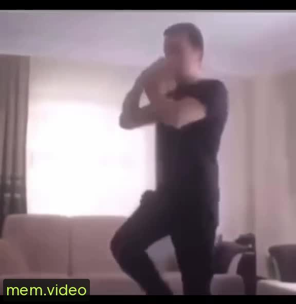 Кадр на 0:03