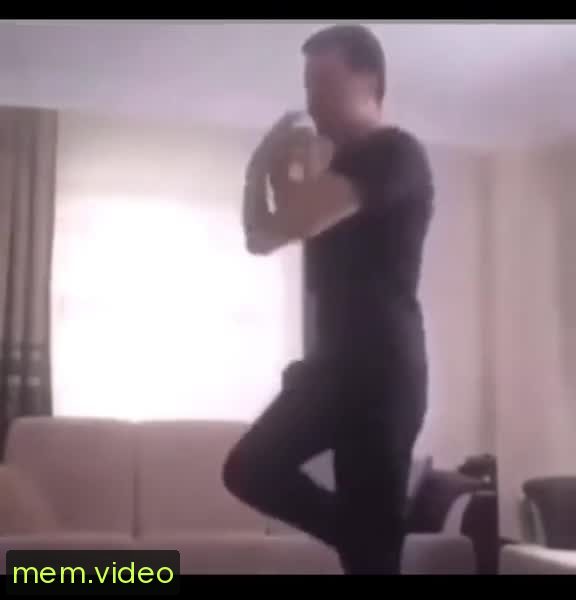 Кадр на 0:03