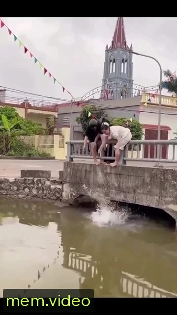 Кадр на 0:15